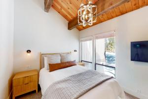 Kingswood Village 60