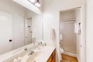 Kingswood Village 60