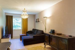 -Hannula- Hiljainen ja tilava kaksio kahdella autopaikalla kauppojen vieressä