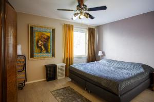 -Hannula- Hiljainen ja tilava kaksio kahdella autopaikalla kauppojen vieressä