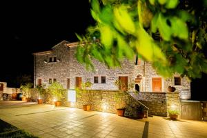 MANI HOUSES Selinitsa Art Koloveas