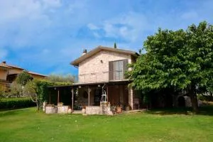 VILLA LIA, casa in collina con piscina. - Sigillo
