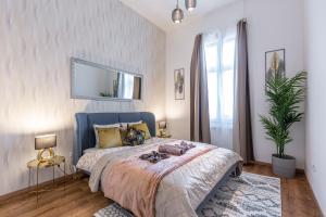 Luxurious Art Deco Apartment in the King Street