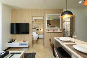 Calypso Garden by Holy Cow, 1-BR, private terrace