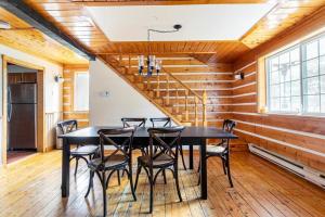 Country cottage on the banks of the Red River