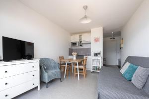 Appartements Joli studio avec vue panoramique sur la Mer : photos des chambres