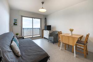 Appartements Joli studio avec vue panoramique sur la Mer : photos des chambres