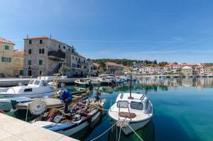 Apartments Marina