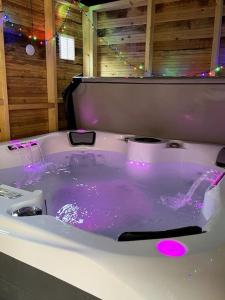 Central area terraced house with private hot tub