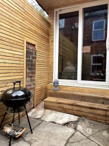 Central area terraced house with private hot tub