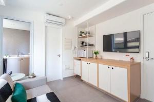 Studio Harmonia, Moderno, Aconchegante e com Garagem