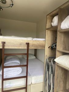 Appartement met zeezicht, zwembad & garage