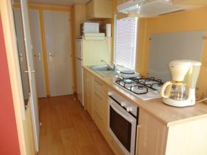 Maisons de vacances Mobil-Home Fouras, 3 pieces, 4 personnes - FR-1-709-48 : photos des chambres