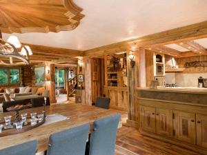 Chalet dException à Courchevel 1850 pour 14 personnes avec Détente - FR-1-564-5