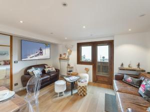 Appartement rénové, 3 chambres, centre Courchevel 1850 avec parking - FR-1-564-87