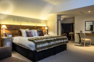 Superior Double Room room in The Alexander Pope Hotel