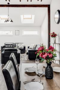 ARI Ultra Central Luxury Apartment with View to the Sky