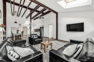 ARI Ultra Central Luxury Apartment with View to the Sky