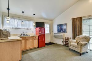 Cozy Portland Studio with Electric Fireplace