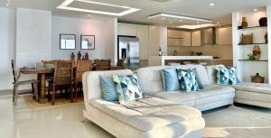 Luxurious Cartagena Beachfront apartment