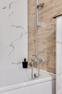 ARI Cinema Apartament with 2M Videoproiector