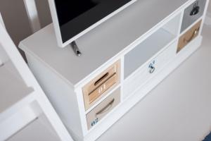 Red Cliff Santorini Villa - Volcano View & Jacuzzi