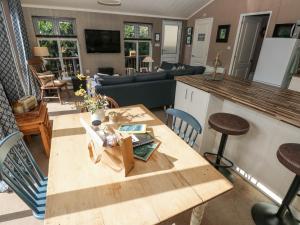 1 Hornbeam Lodge