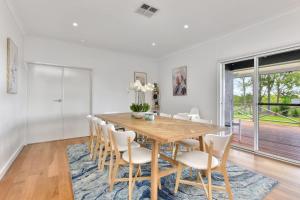 Palmers Lane On Vineyard 5br Homestead with Pool