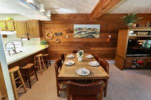 Seven Springs Swiss Mountain 3 Bedroom Standard Condo, Close to Golf Course condo