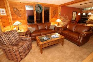 Seven Springs Stoneridge 3 Bedroom Standard Condo, Ski-In Out, Single Level! condo