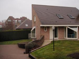 Home With Pool Oostduinkerke