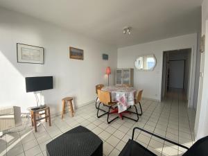 Appartements Appartement Fouras, 2 pieces, 4 personnes - FR-1-709-33 : photos des chambres