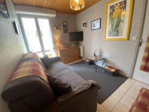 Appartement 4 pers. à Fouras, proche plage avec cour ensoleillée et stationnement - FR-1-709-37