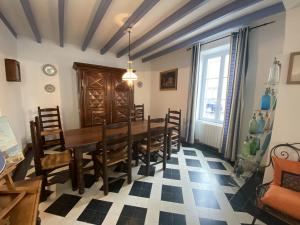 Maisons de vacances Maison Fouras, 6 pieces, 8 personnes - FR-1-709-39 : photos des chambres