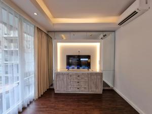 New! Luxury Landmark Residence Apartment 2+1BR 96m
