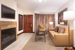 King Suite with Balcony and Creek View room in Beaver Creek Lodge Autograph Collection