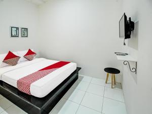 OYO 92433 Sirih Gading Family Guest House