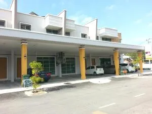 GOLDEN GUEST HOUSE KUANTAN - Kampong Darat Mak Bar