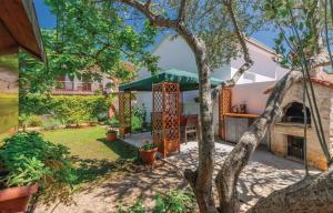 Apartments with parking space Rovinj - 20545