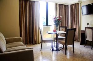 Aparthotel Sevilla Suites