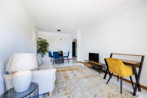 Apartment Henry Matisse, swimming pool
