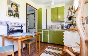 2 Bedroom Lovely Home In Slite