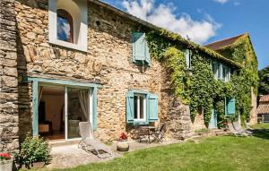 Maisons de vacances Stunning home in Fontiers Cabardes with Outdoor swimming pool, WiFi and 1 Bedrooms : photos des chambres