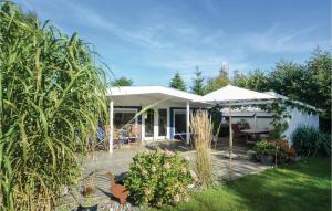 Three-Bedroom Holiday Home In Vaggerlose