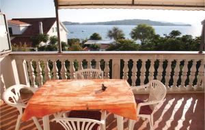 Two-Bedroom Apartment In Srima