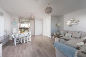 Wish You Were Here, Crantock