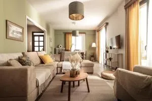 Villa Marilena with Jacuzzi - Kallithea