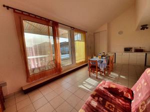 Appartement 3 pièces avec balcon, piscine collective et parking proche océan à Saint-Hilaire-de-Riez - FR-1-224C-250