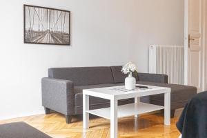 Vibrant 3BR near AKH Hospital - Perfect for Groups