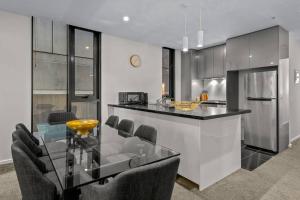 Exclusive Stays - Southbank Podium